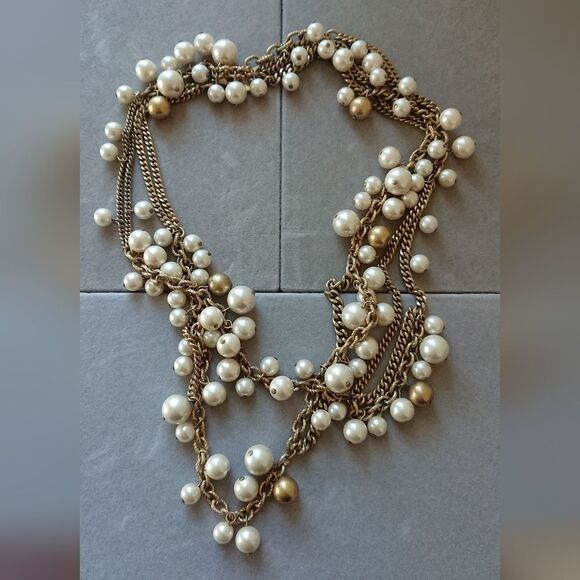 Stella & Dot Acrylic Pearls necklace - Picture 2 of 8